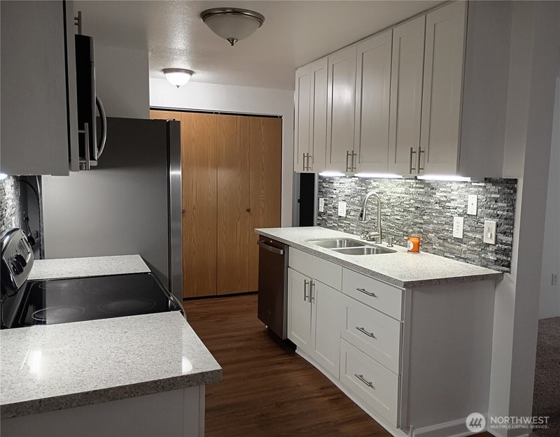 10501 8th Avenue NE 115
