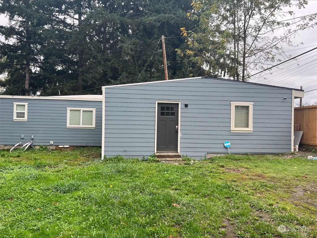 Photo of 37939 Auburn Enumclaw Road SE, Auburn, WA 98092 (MLS # 2173949)