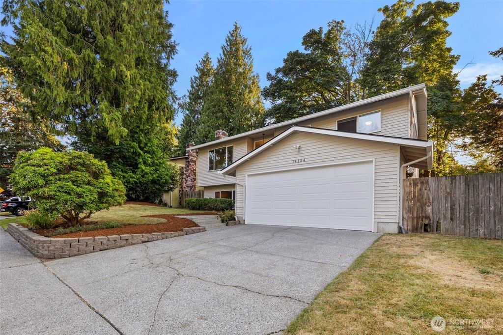 Photo of 14124 59th Avenue SE, Everett, WA 98208 (MLS # 2411977)