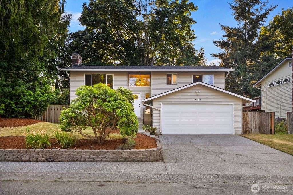 Photo of 14124 59th Avenue SE, Everett, WA 98208 (MLS # 2411977)