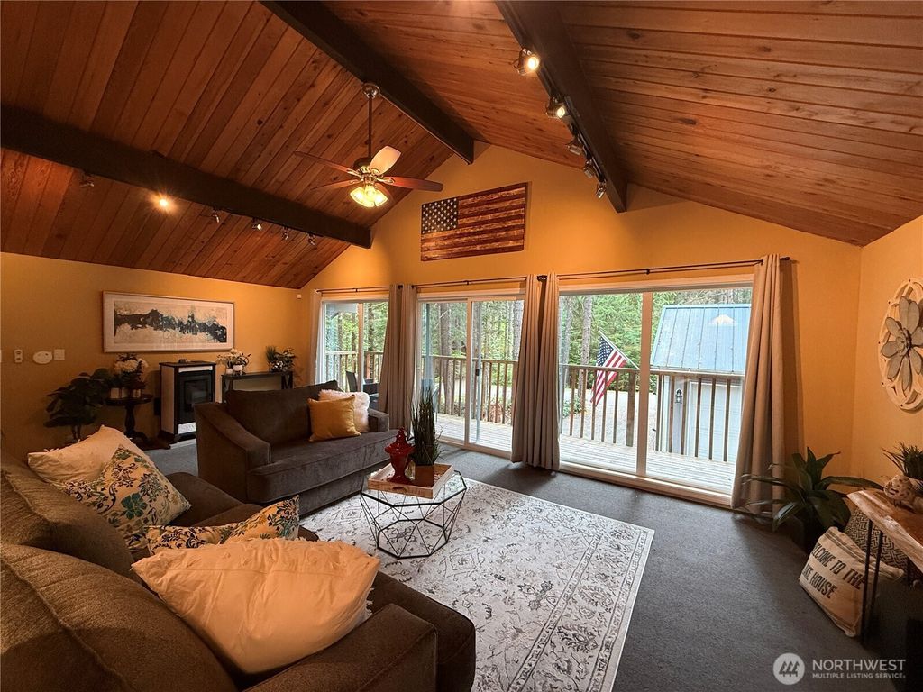 Photo of 811 N Potlatch Drive, Hoodsport, WA 98548 (MLS # 2520224)