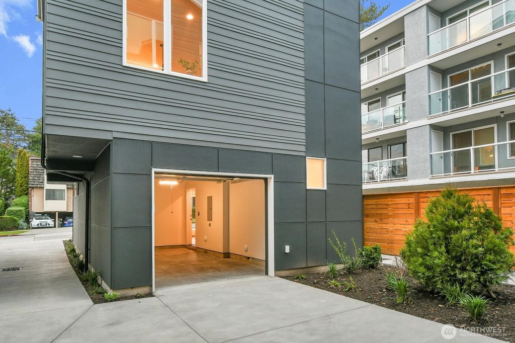 Photo of 6516 23rd Avenue NE, Seattle, WA 98115 (MLS # 2468346)