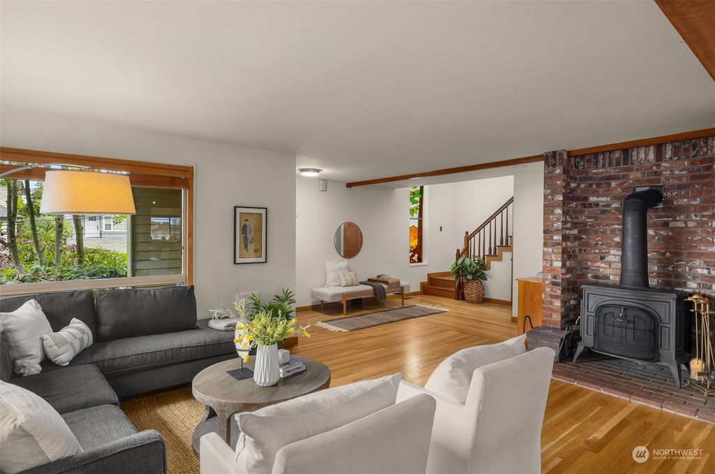 Photo of 129 NW 50th Street, Seattle, WA 98107 (MLS # 2277679)