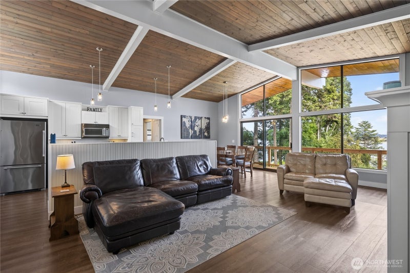 578 SW Shelley Ln