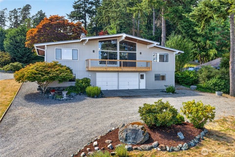Photo of 578 SW Shelley Ln LN, Oak Harbor, WA 98277 (MLS # 2561335)