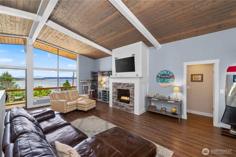 578 SW Shelley Ln