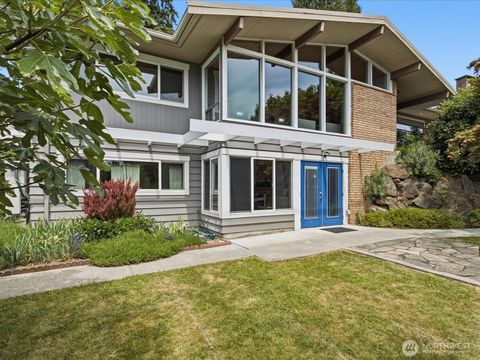 Photo of 10222 NE 198th Street, Bothell, WA 98011 (MLS # 2538251)