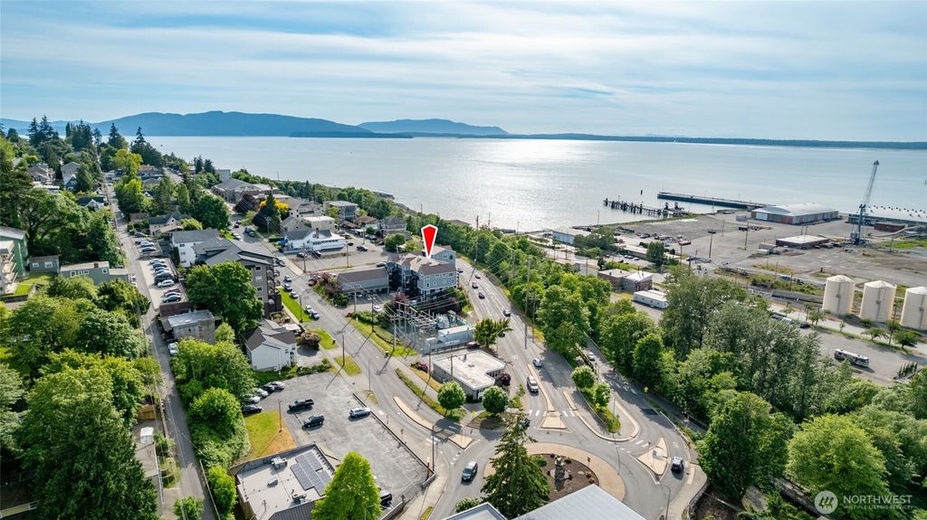 Photo of 705 N State Street #404, Bellingham, WA 98225 (MLS # 2527158)