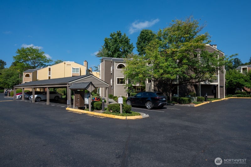 7350 W Lake Sammamish Parkway 3-302