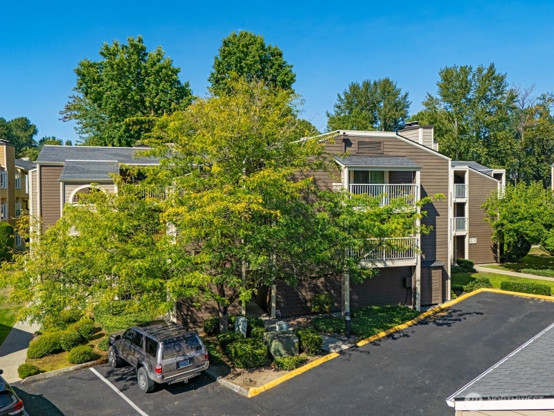 7350 W Lake Sammamish Parkway 3-302