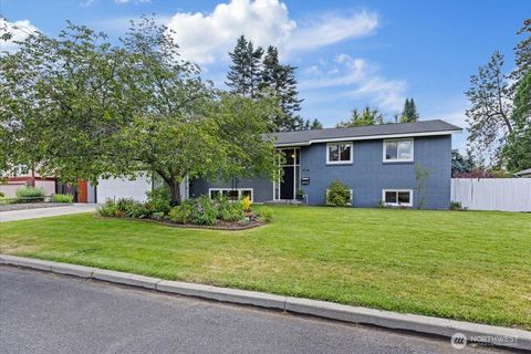 Photo of 4128 S Lee Street, Spokane, WA 99203 (MLS # 2399251)