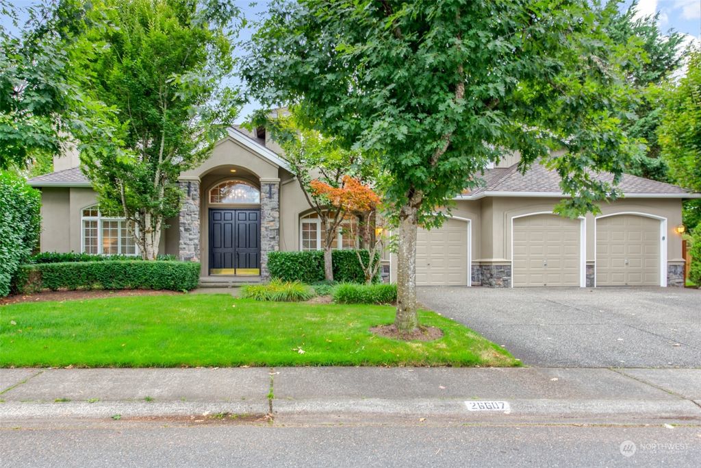 Photo of 26607 SE 18th Street, Sammamish, WA 98075 (MLS # 2159132)
