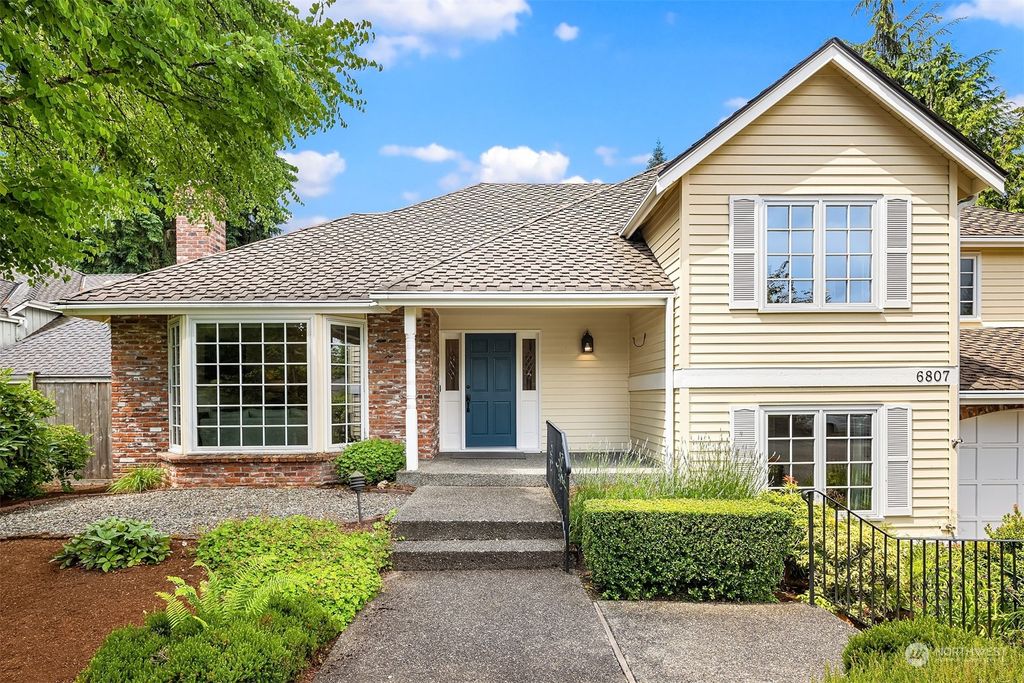 Photo of 6807 126th Avenue NE, Kirkland, WA 98033 (MLS # 2259828)