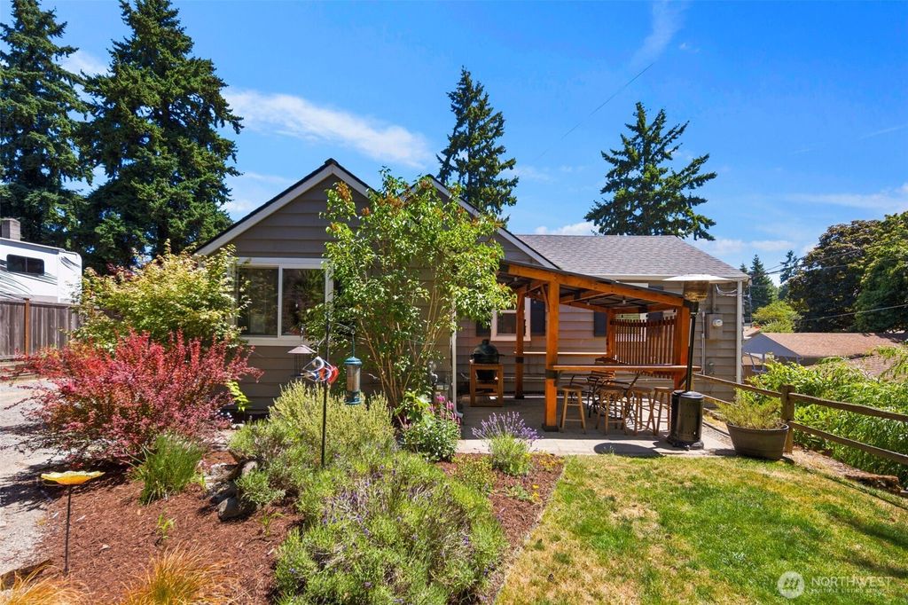 Photo of 11432 11th Avenue SW, Seattle, WA 98146 (MLS # 2402913)