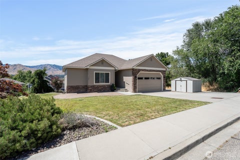 Photo of 1541 N Anne Avenue, East Wenatchee, WA 98802 (MLS # 2586460)