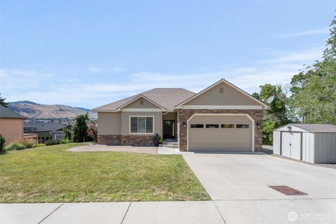 Photo of 1541 N Anne Avenue, East Wenatchee, WA 98802 (MLS # 2586460)