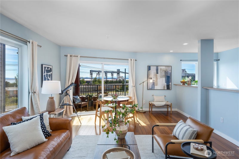 524 6th Avenue W 210