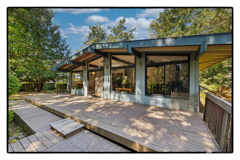 639 Hoonah Place La Conner WA 98257