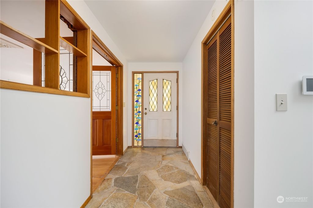 Photo of 19530 53rd Ave NE Ave, Lake Forest Park, WA 98155 (MLS # 2266051)