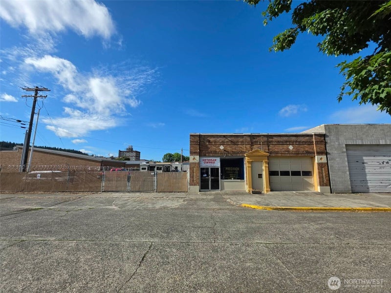 212 W Center Street