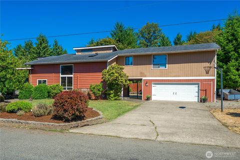 Photo of 13305 146th Street E, Puyallup, WA 98374 (MLS # 2457501)