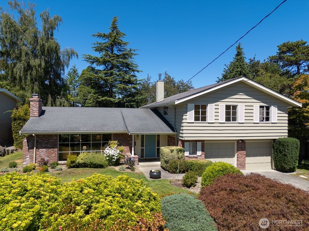 Photo of 6526 NE 60th Street, Seattle, WA 98115 (MLS # 2413129)