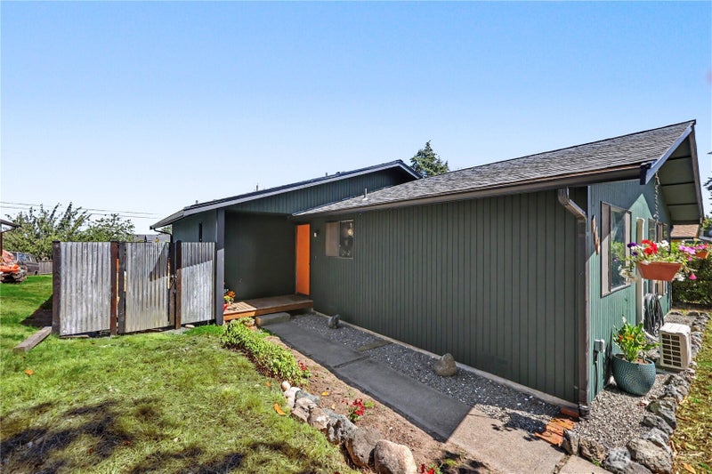 823 W 15th Street