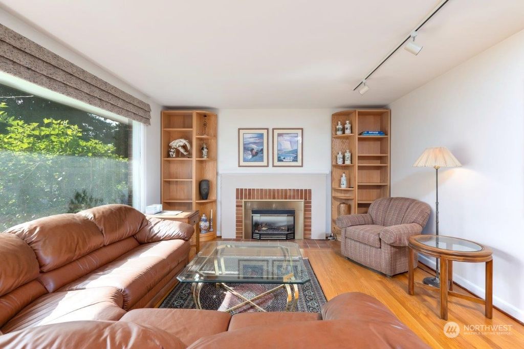 Photo of 9253 Dibble Avenue NW, Seattle, WA 98117 (MLS # 2076241)