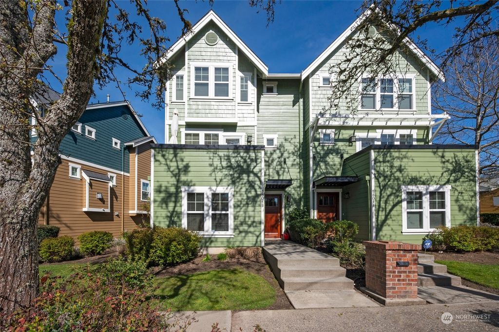 Photo of 5801 55th Avenue NE #B, Seattle, WA 98105 (MLS # 2210234)