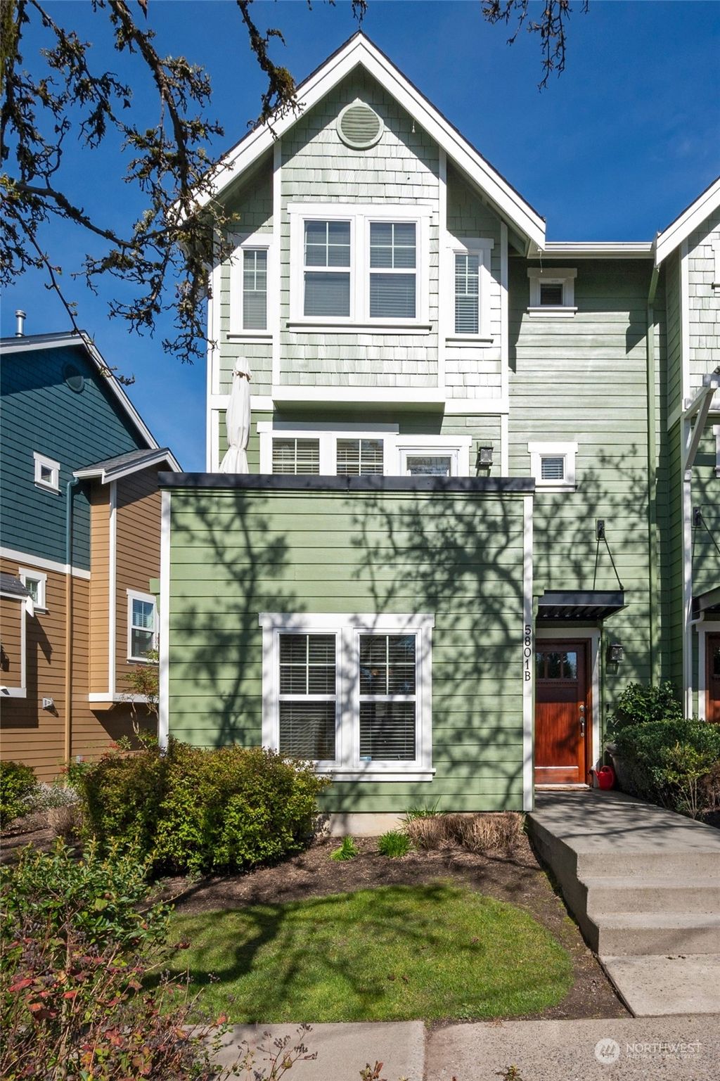 Photo of 5801 55th Avenue NE #B, Seattle, WA 98105 (MLS # 2210234)