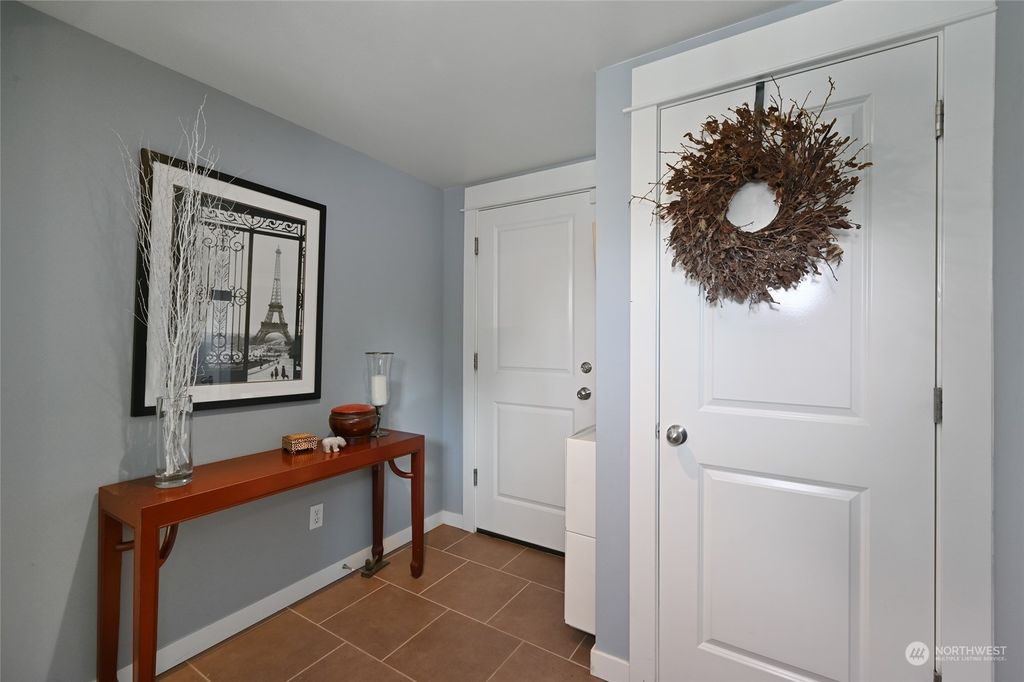 Photo of 5801 55th Avenue NE #B, Seattle, WA 98105 (MLS # 2210234)