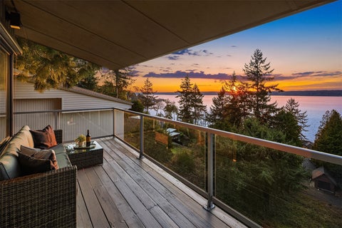 Photo of 15733 25th Avenue SW, Burien, WA 98166 (MLS # 2595745)
