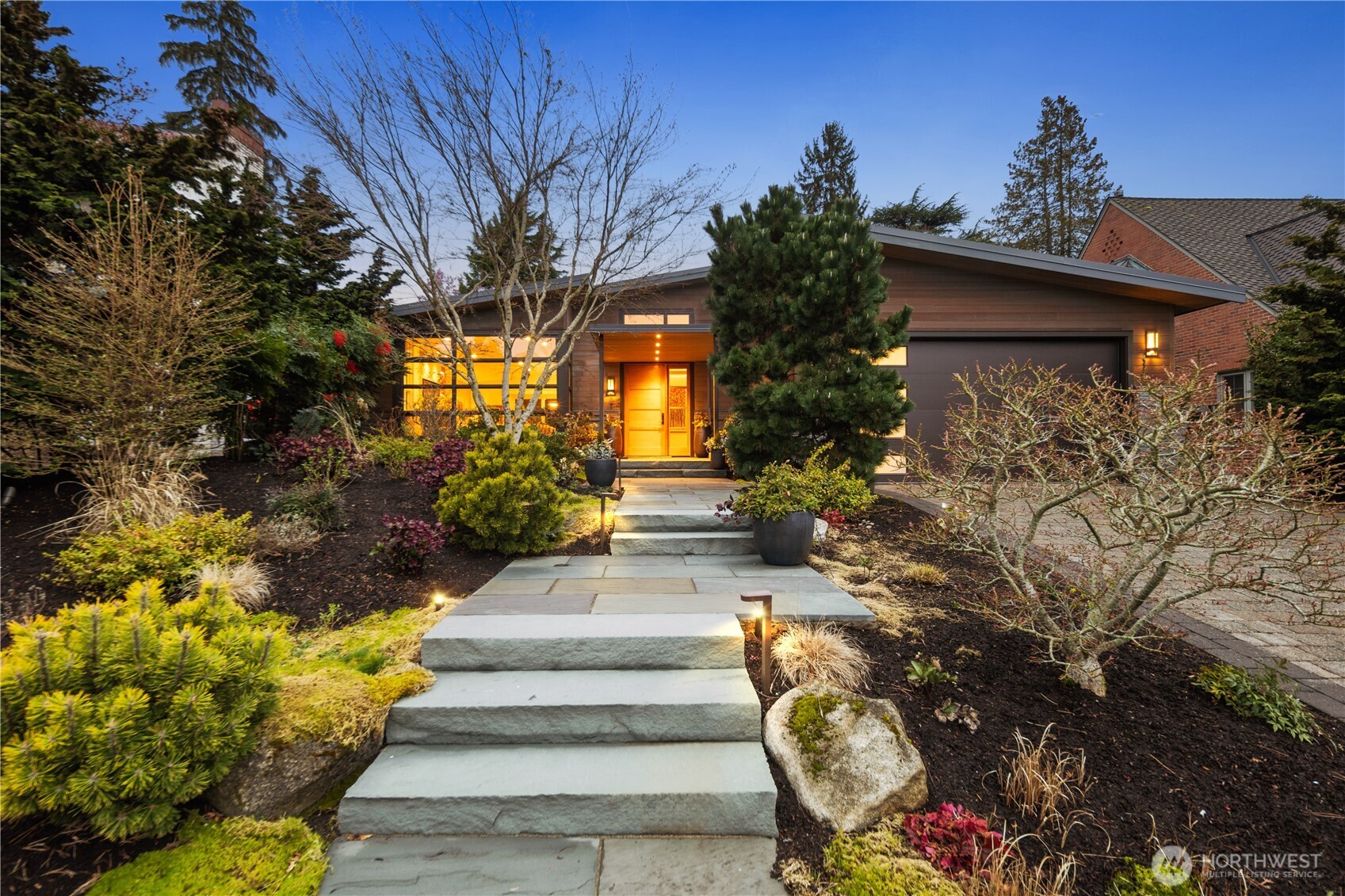 1437 Broadmoor Drive E