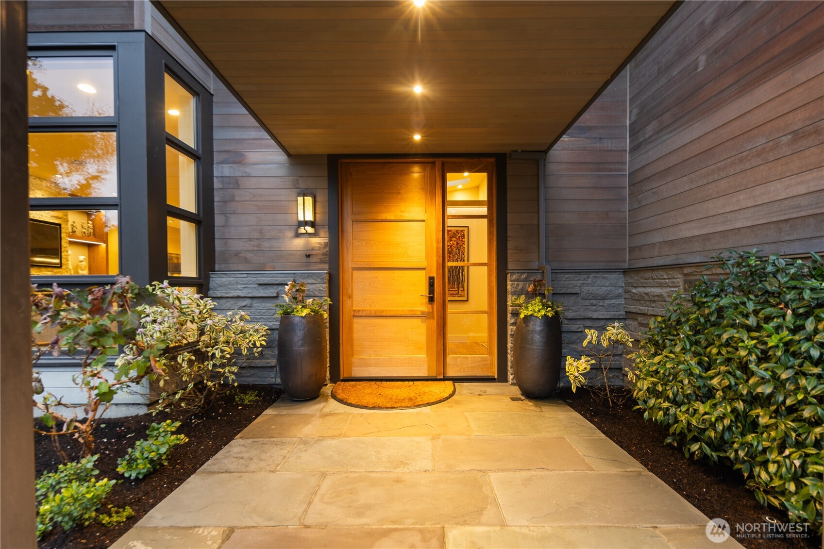 1437 Broadmoor Drive E