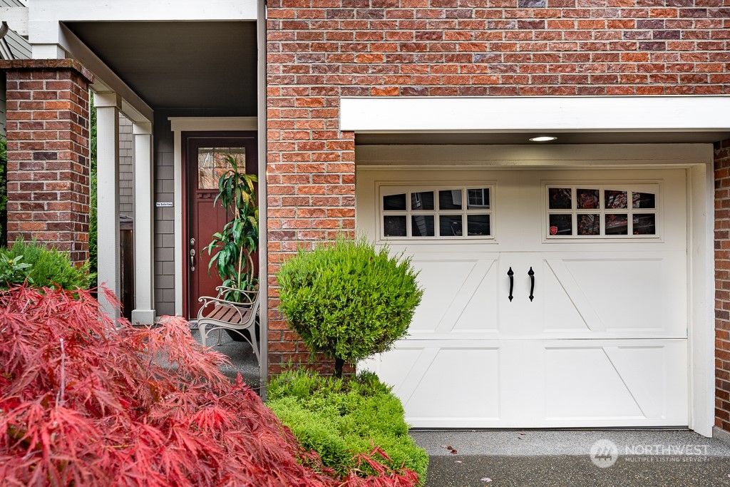 Photo of 16944 NE 118th Way, Redmond, WA 98052 (MLS # 2009606)