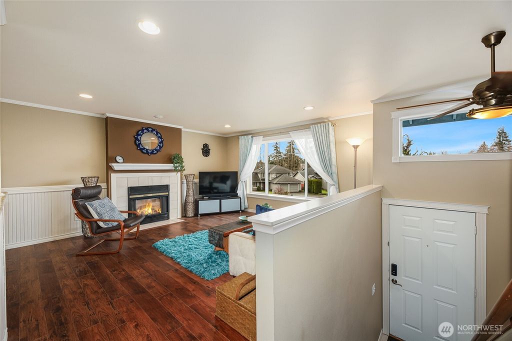 Photo of 3929 205th Place SW, Lynnwood, WA 98036 (MLS # 2478939)