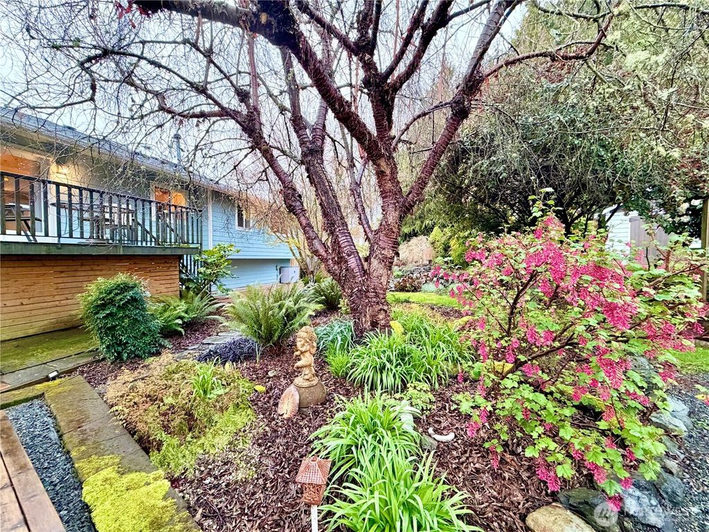 Photo of 3929 205th Place SW, Lynnwood, WA 98036 (MLS # 2478939)