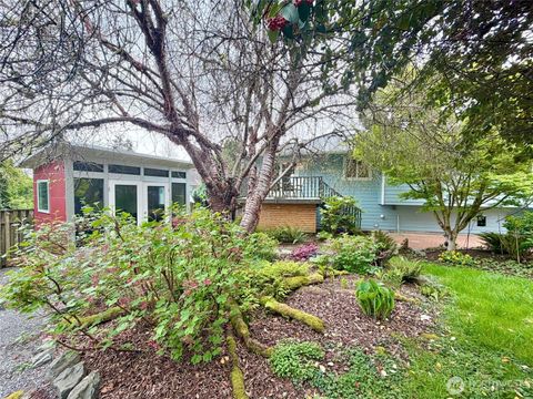 Photo of 3929 205th Place SW, Lynnwood, WA 98036 (MLS # 2478939)