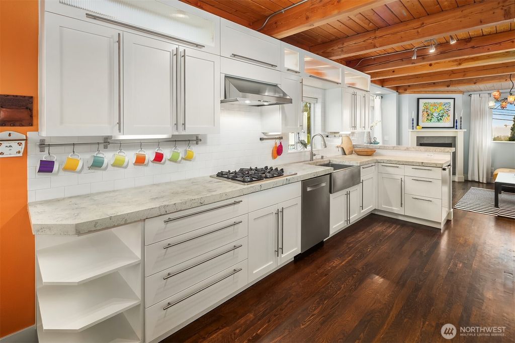 Photo of 3010 NE 55th Street, Seattle, WA 98105 (MLS # 2511842)