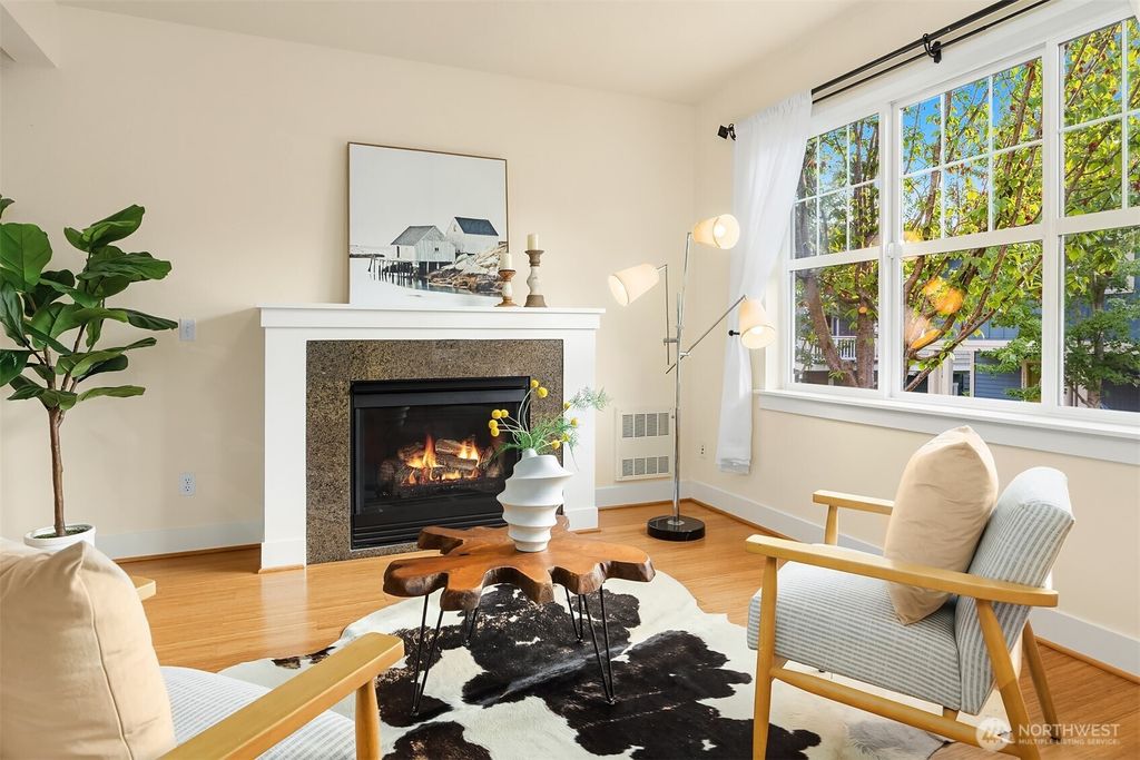 Photo of 1748 25th Walk NE, Issaquah, WA 98029 (MLS # 2454541)