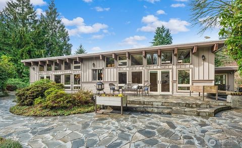 Photo of 16 Cascade Key, Bellevue, WA 98006 (MLS # 2516637)