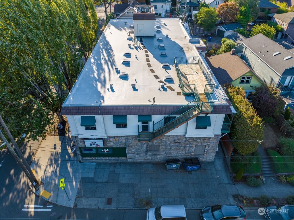 Photo of 600 W Crockett Street, Seattle, WA 98119 (MLS # 2016317)