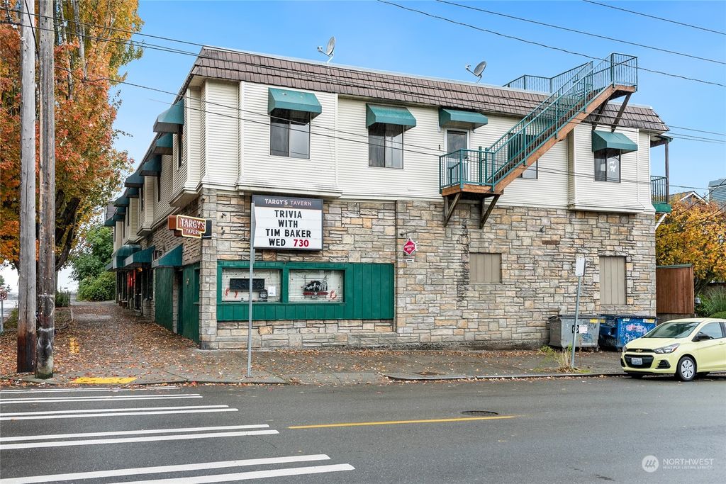 Photo of 600 W Crockett Street, Seattle, WA 98119 (MLS # 2016317)