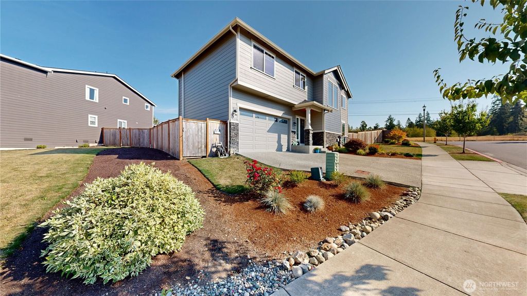 Photo of 3206 N 28th Street, Mount Vernon, WA 98273 (MLS # 2473203)