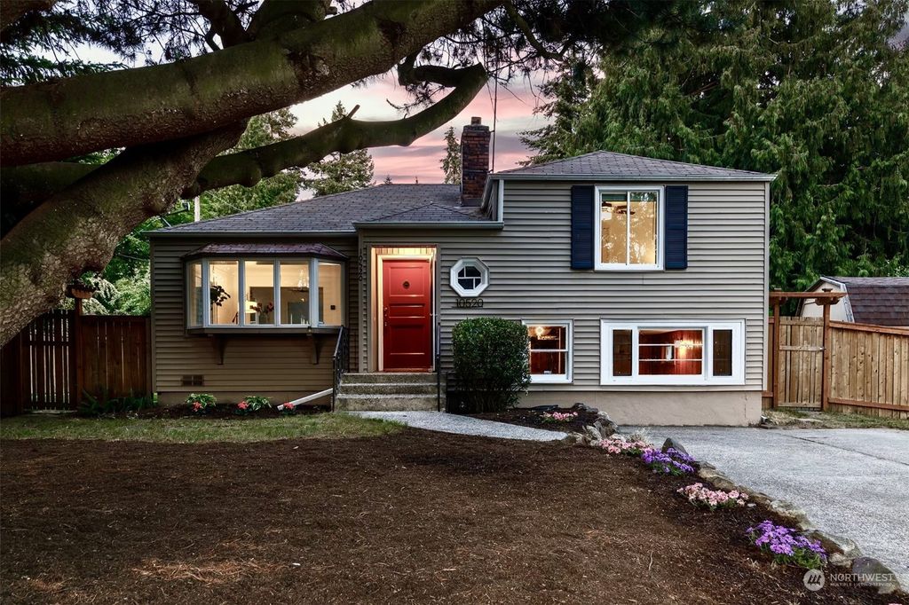 Photo of 10520 19th Avenue NE, Seattle, WA 98125 (MLS # 2101816)