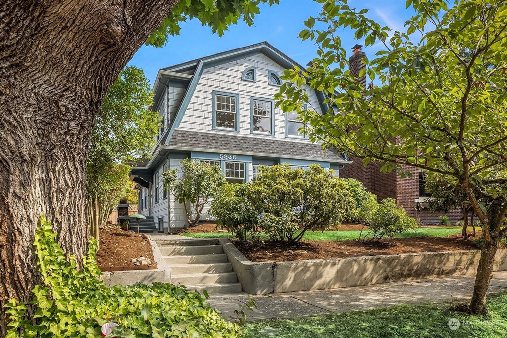 Photo of 5230 16th Avenue NE, Seattle, WA 98105 (MLS # 1996109)
