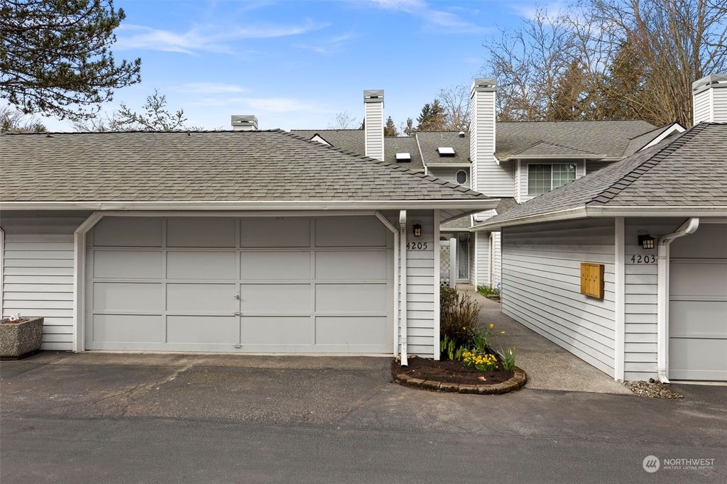 Photo of 4205 144th Lane SE, Bellevue, WA 98006 (MLS # 2208966)