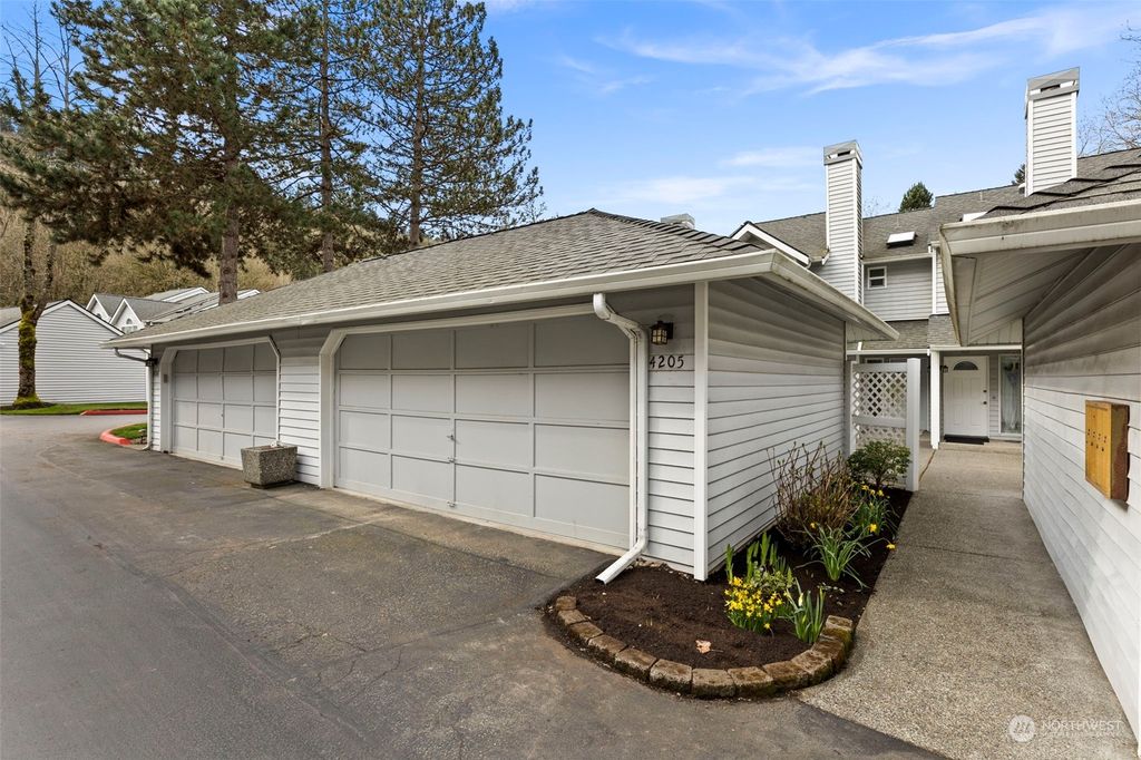 Photo of 4205 144th Lane SE, Bellevue, WA 98006 (MLS # 2208966)