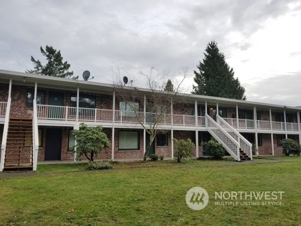 Photo of 30853 14th Avenue S, Federal Way, WA 98003 (MLS # 2324874)