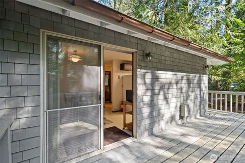 Photo of 625 E Pointes Drive W, Shelton, WA 98584 (MLS # 2435049)